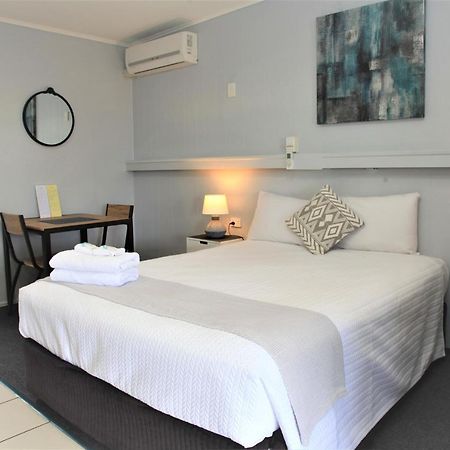 Charm City Motel Bundaberg Exterior photo